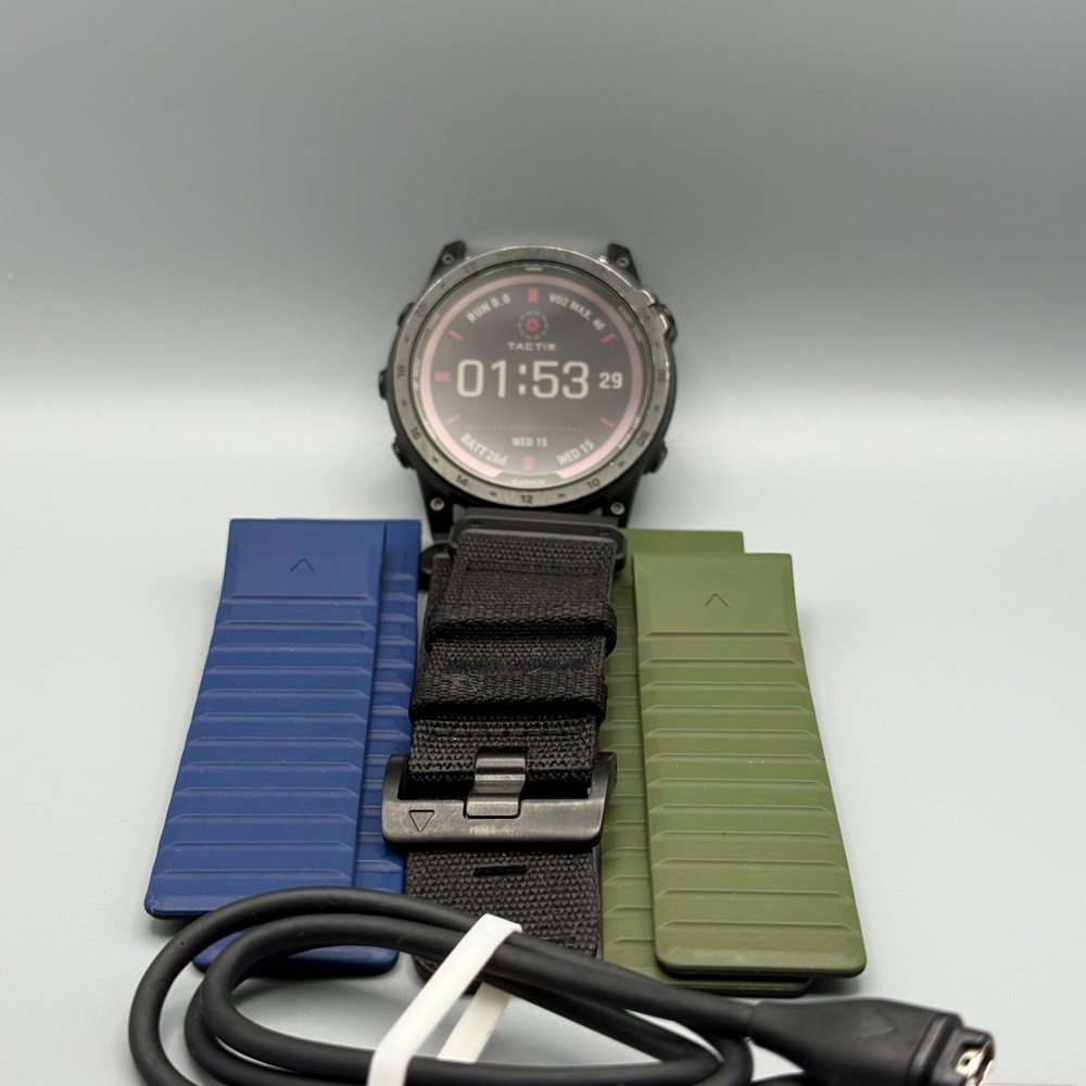 Garmin tactix 7 sapphire solar w/ Applied Ballistics comes with 3 bands charger